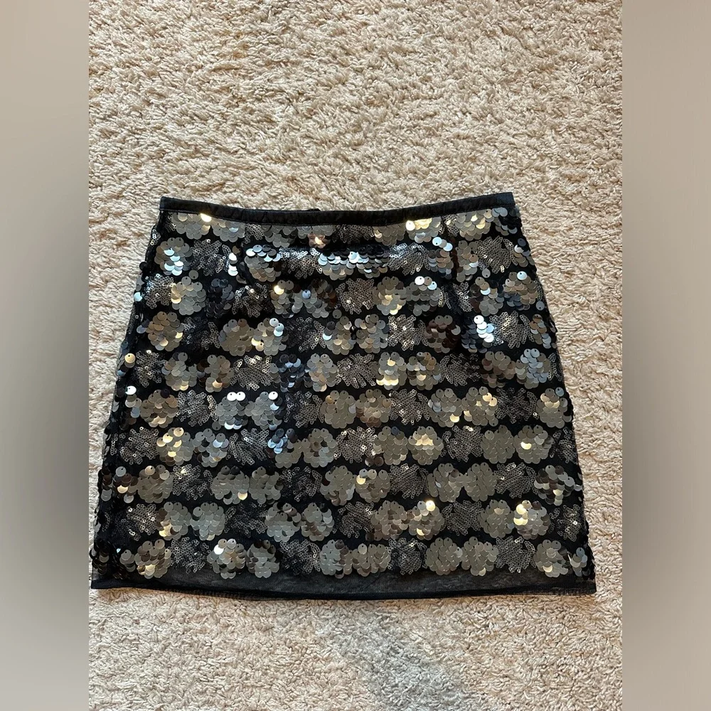 Forever 21 girls black sequin skirt - size 13/14